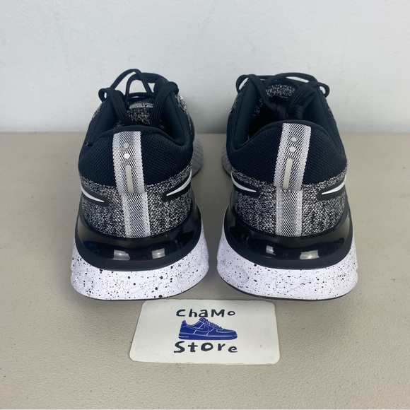 Nike React Infinity Run Flyknit 2 Oreo White Black Shoes CT2357-101 Mens Sz - Picture 4 of 9